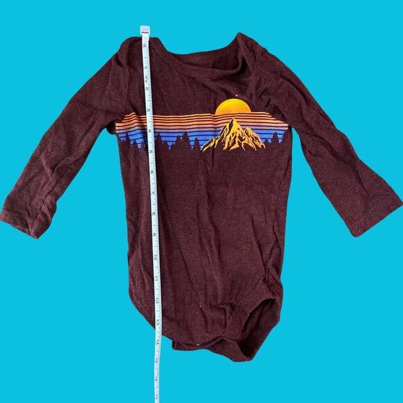 🏞 George Baby Long Sleeve Bodysuit – Retro Sunset Mountain Graphic (Size 12–18M - Picture 3 of 6